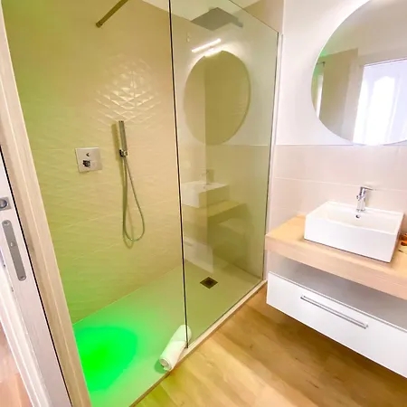 Nocleg ze śniadaniem The Platform